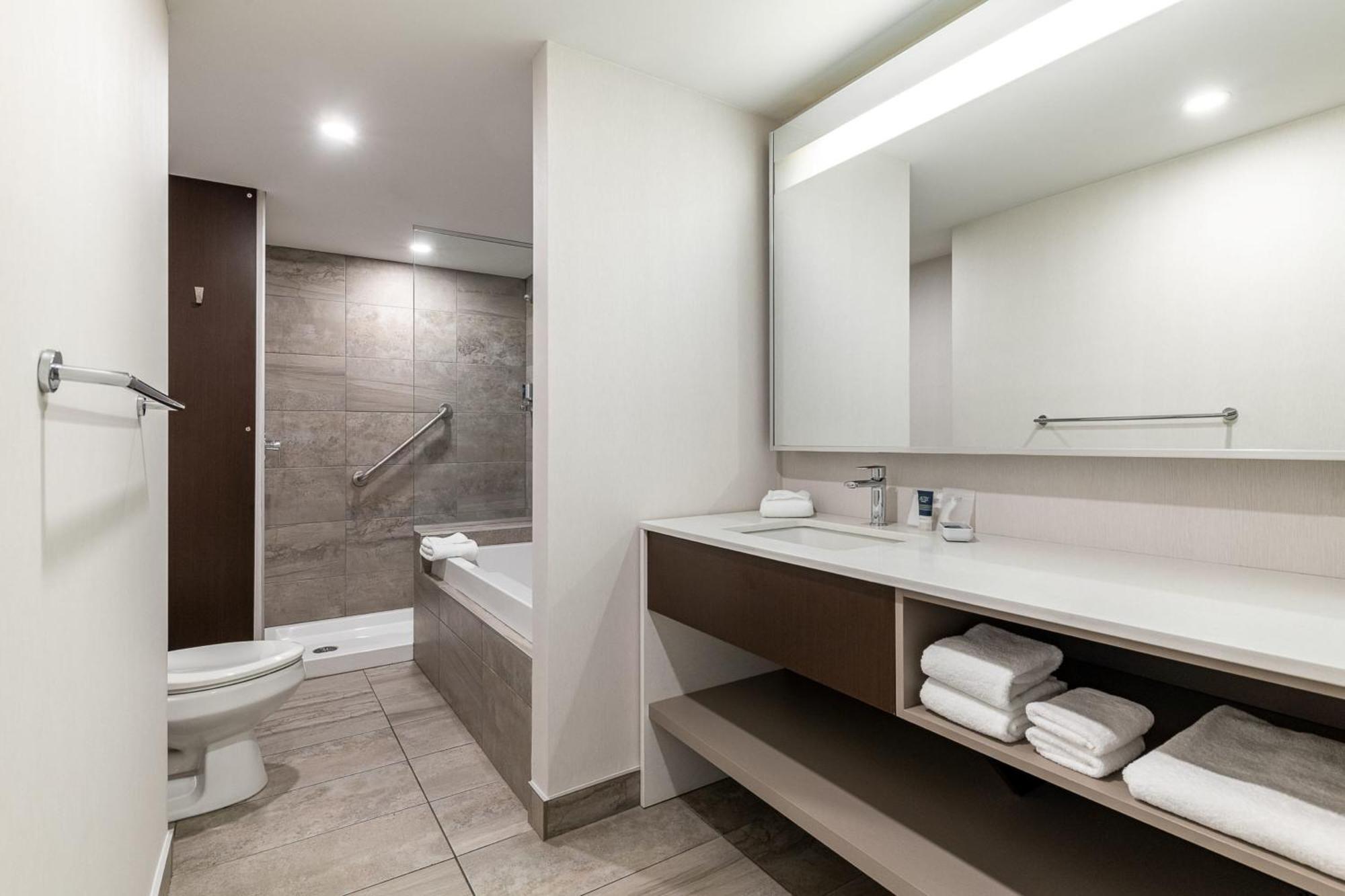 Four Points By Sheraton Levis Convention Centre Dış mekan fotoğraf